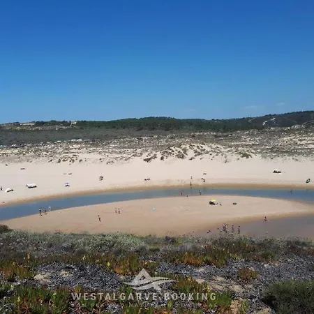Charmantes Mit Schoener Aussicht- 2 Sc By Interhome Casa vacanze Aljezur