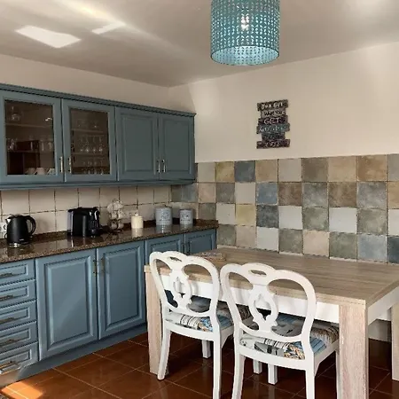 Charmantes Mit Schoener Aussicht- 2 Sc By Interhome بيت للعطل *